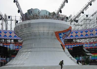 廣西民歌節(jié)開幕式會(huì)場(chǎng)猶如 夢(mèng)幻工廠